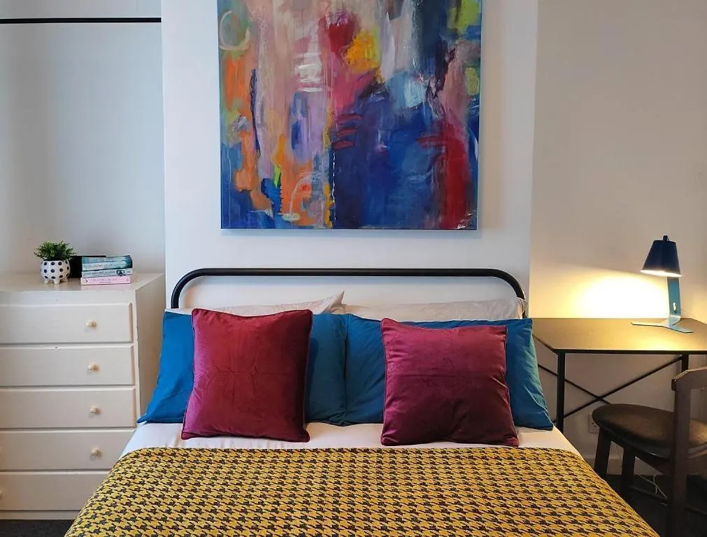 Granville 5Br Townhouse - By Suitely Cheltenham