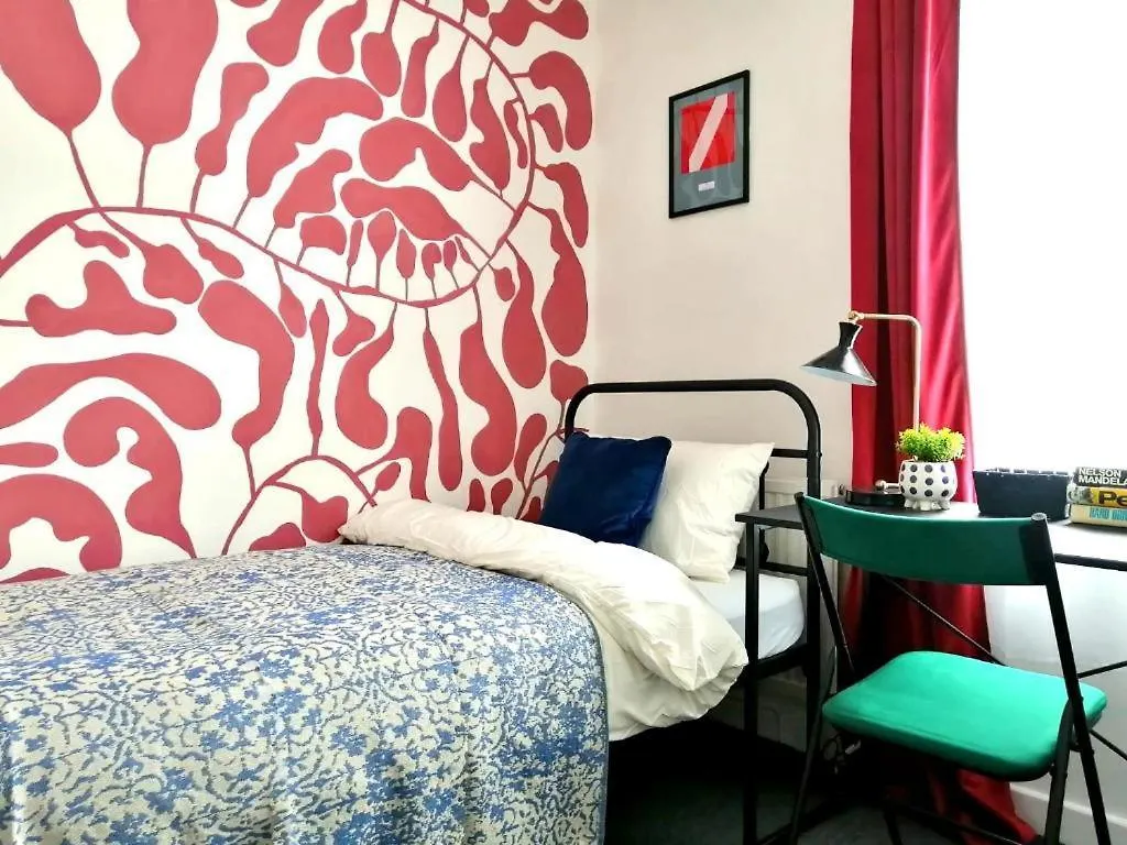 Granville 5Br Townhouse - By Suitely Cheltenham